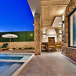 Oludeniz 4 Bedroom Luxury - Private Pool And Garden *