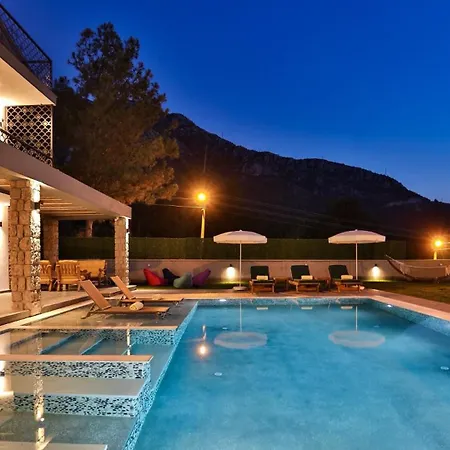 Oludeniz 4 Bedroom Luxury - Private Pool And Garden Villa *