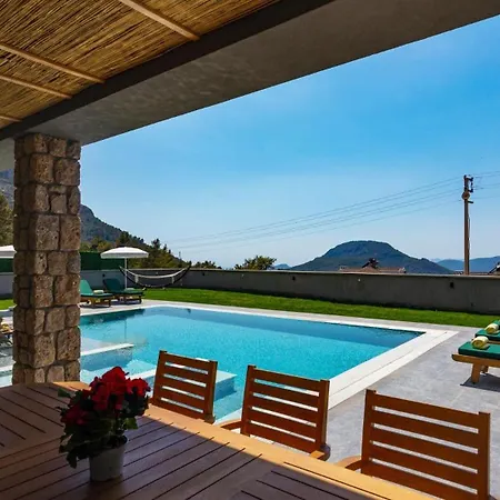 Oludeniz 4 Bedroom Luxury - Private Pool And Garden Fethiye