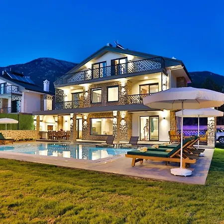 Vilă Oludeniz 4 Bedroom Luxury - Private Pool And Garden *