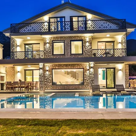Oludeniz 4 Bedroom Luxury - Private Pool And Garden Vilă *