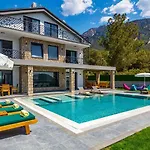 Oludeniz 4 Bedroom Luxury - Private Pool And Garden *