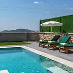 Villa Oludeniz 4 Bedroom Luxury - Private Pool And Garden *