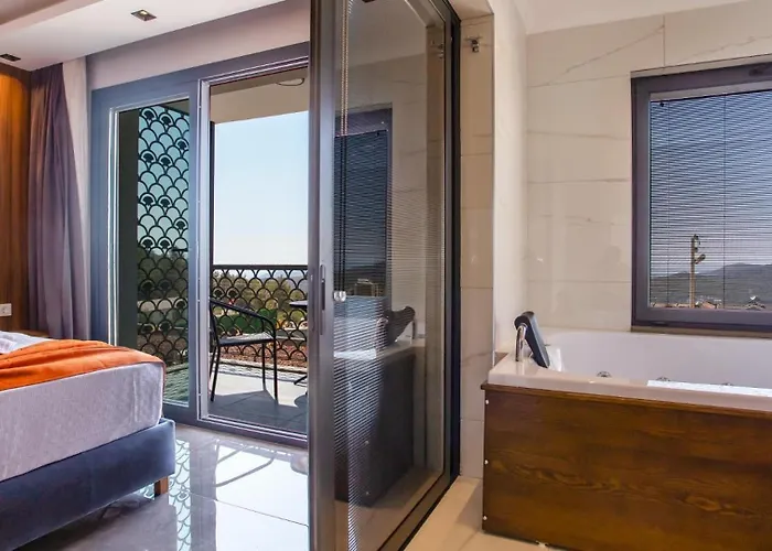 Oludeniz 4 Bedroom Luxury - Private Pool And Garden Villa Fethiye
