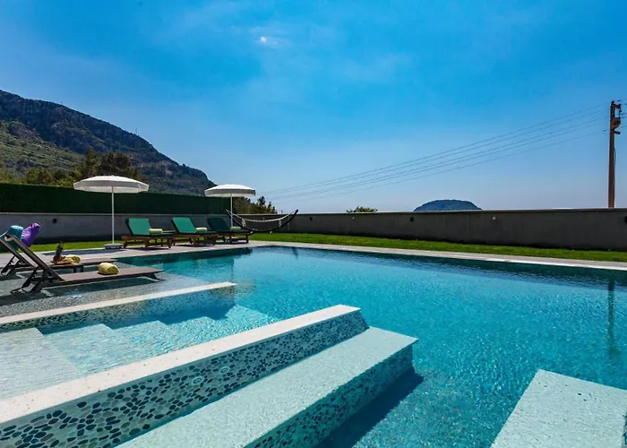 Oludeniz 4 Bedroom Luxury - Private Pool And Garden