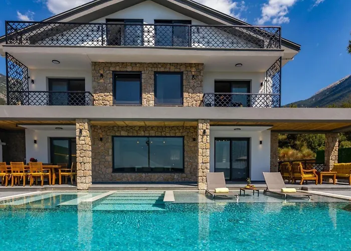 Oludeniz 4 Bedroom Luxury - Private Pool And Garden