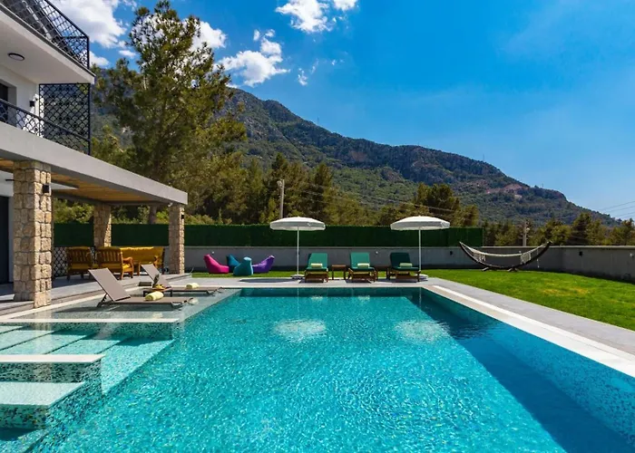 Oludeniz 4 Bedroom Luxury - Private Pool And Garden Villa