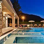 Oludeniz 4 Bedroom Luxury - Private Pool And Garden Βίλα *