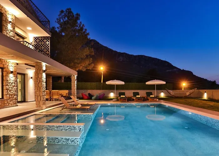 Oludeniz 4 Bedroom Luxury - Private Pool And Garden Вилла *