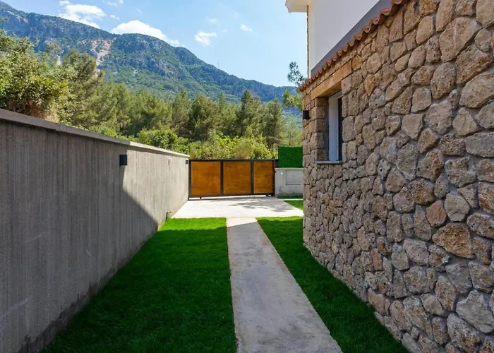 Oludeniz 4 Bedroom Luxury - Private Pool And Garden * Fethiye