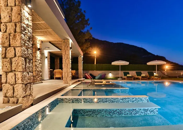 Oludeniz 4 Bedroom Luxury - Private Pool And Garden Villa *