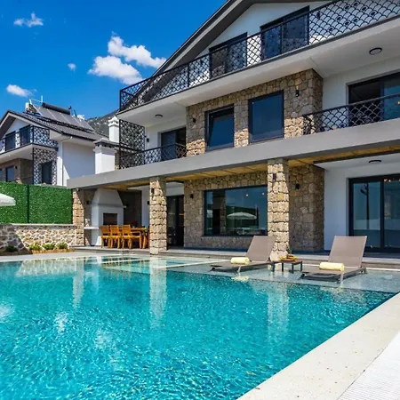 Oludeniz 4 Bedroom Luxury - Private Pool And Garden וילה *